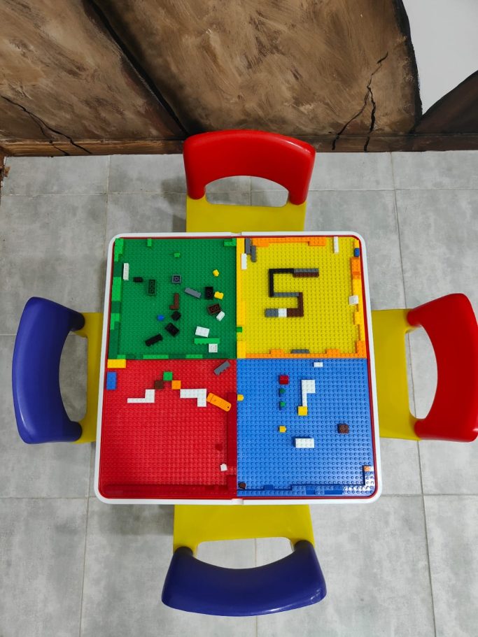 mesa de lego piezas lego construye